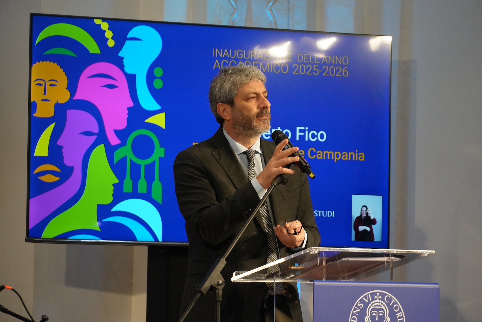 Foto del Presidente della Regione Fico