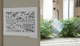 foto di un pannello illustrato di Mellone nel chiostro di Palazzo San Domenico