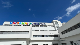 foto della facciata del nuovo plesso di via delle puglie