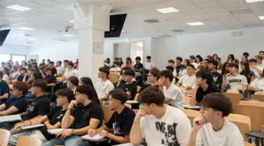 aula magna unisannio con studenti